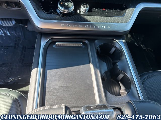 2025 Ford Expedition Platinum Image 21 of 46