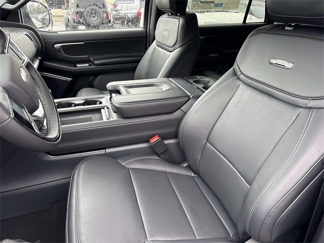 2025 Ford Expedition Platinum Image 12 of 30