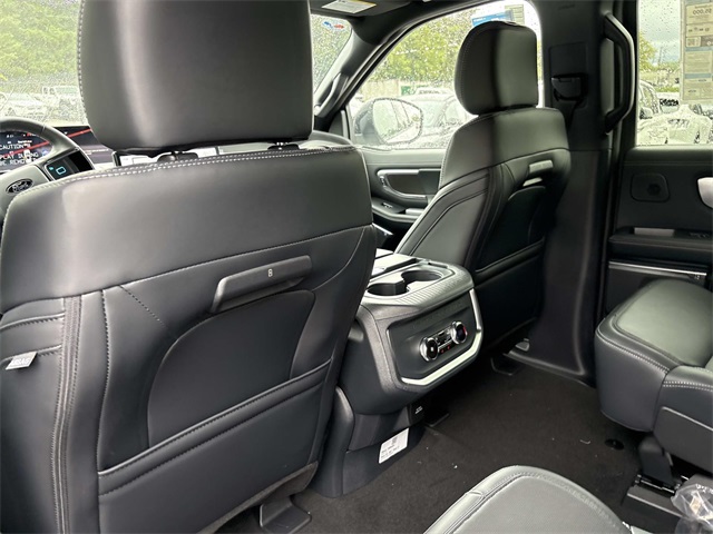 2025 Ford Expedition Platinum Image 14 of 30