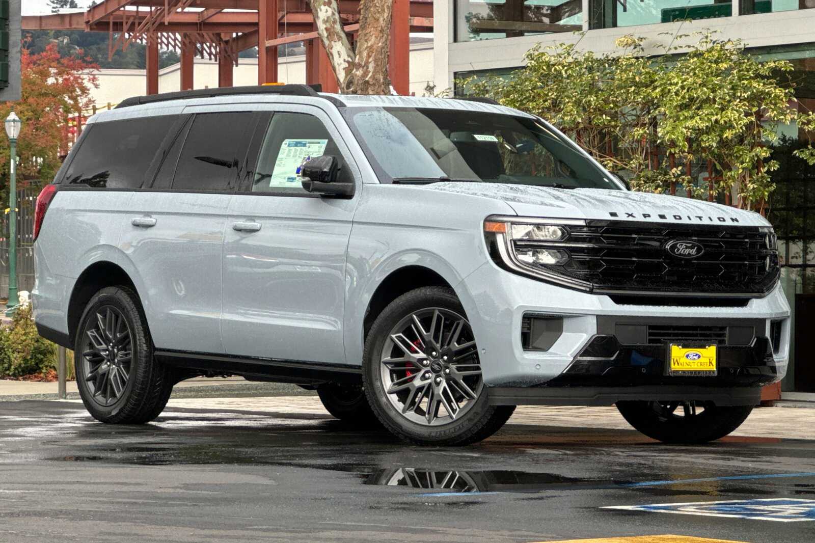 2025 Ford Expedition Platinum Image 1 of 26