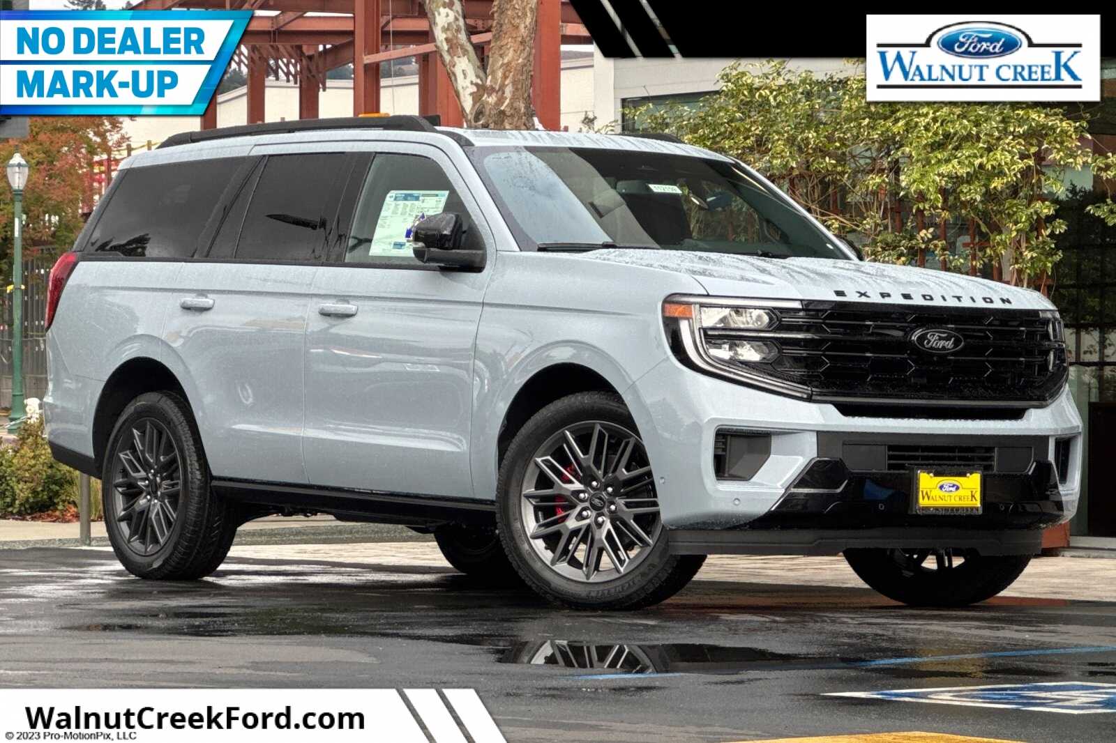 2025 Ford Expedition Platinum Image 3 of 26