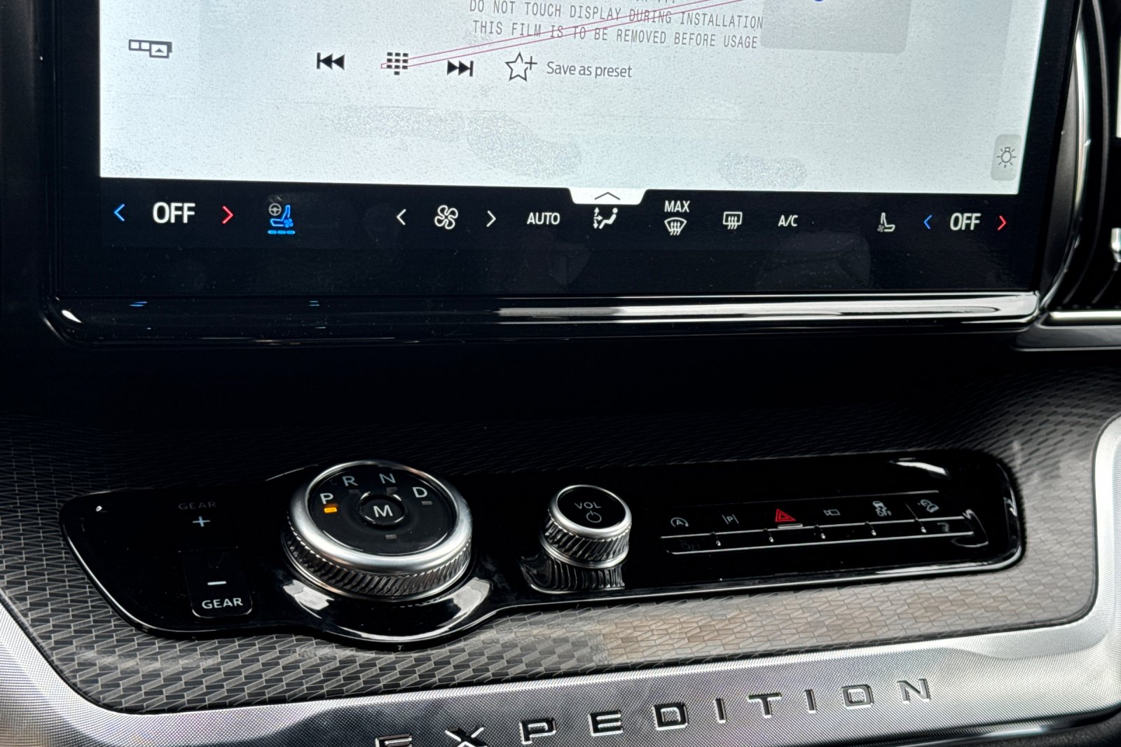 2025 Ford Expedition Platinum Image 17 of 26