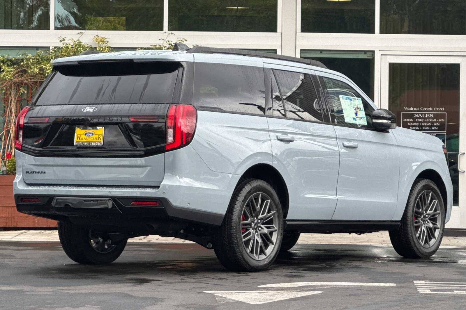 2025 Ford Expedition Platinum Image 6 of 26