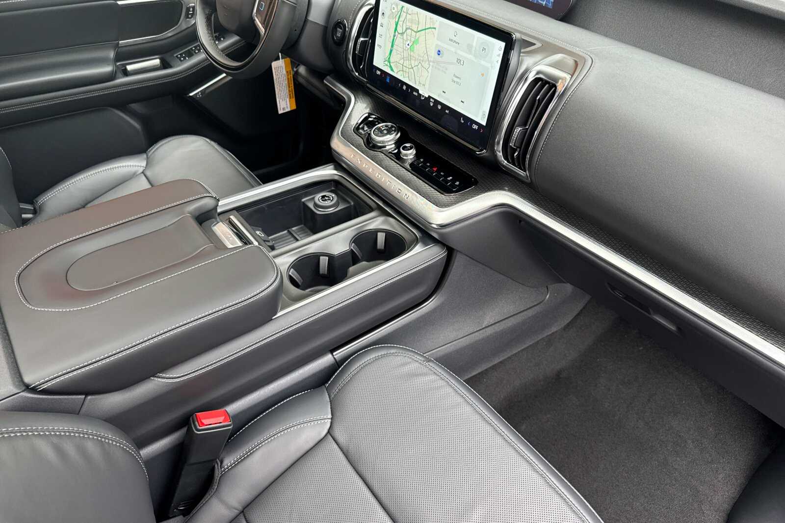 2025 Ford Expedition Platinum Image 18 of 26