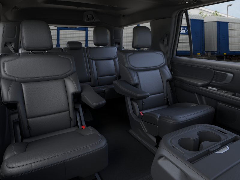 2025 Ford Expedition Platinum Image 11 of 23