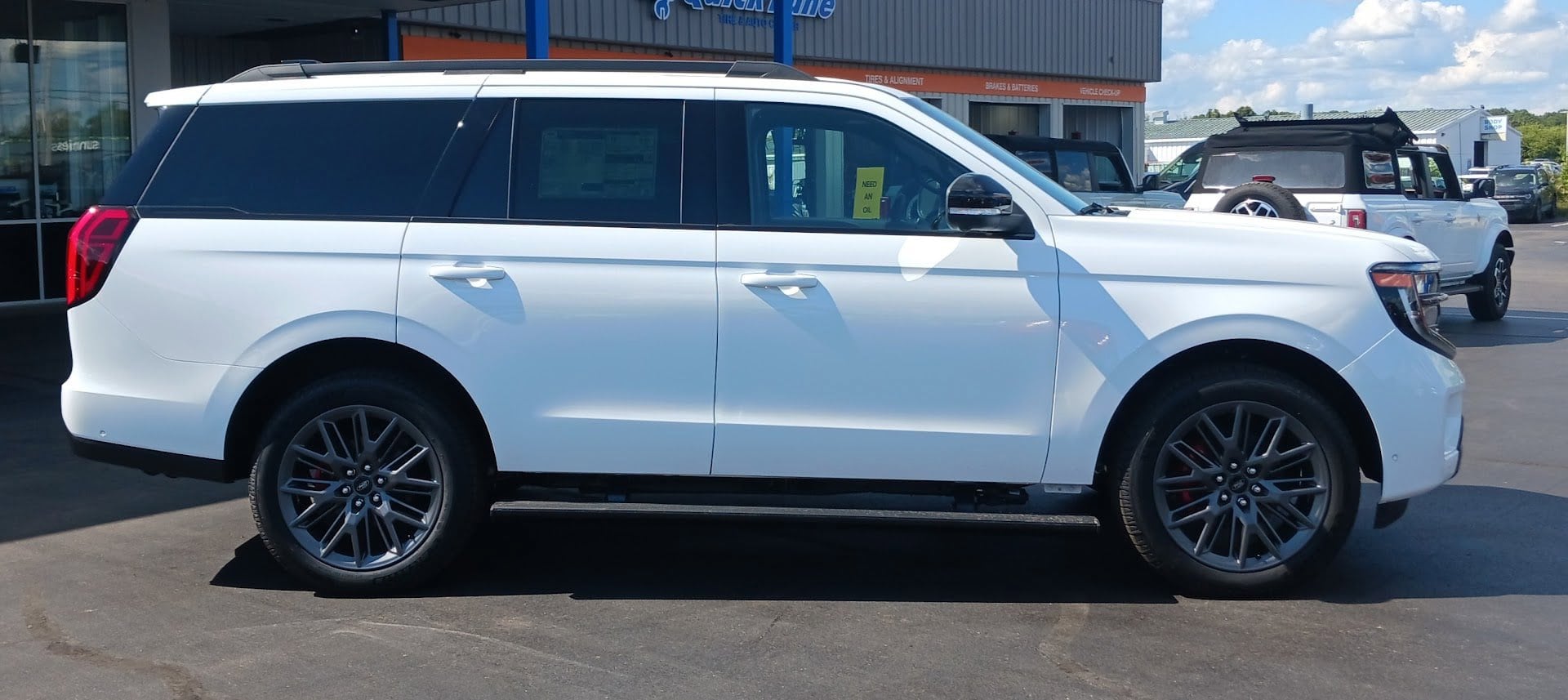 2025 Ford Expedition Platinum Image 7 of 33