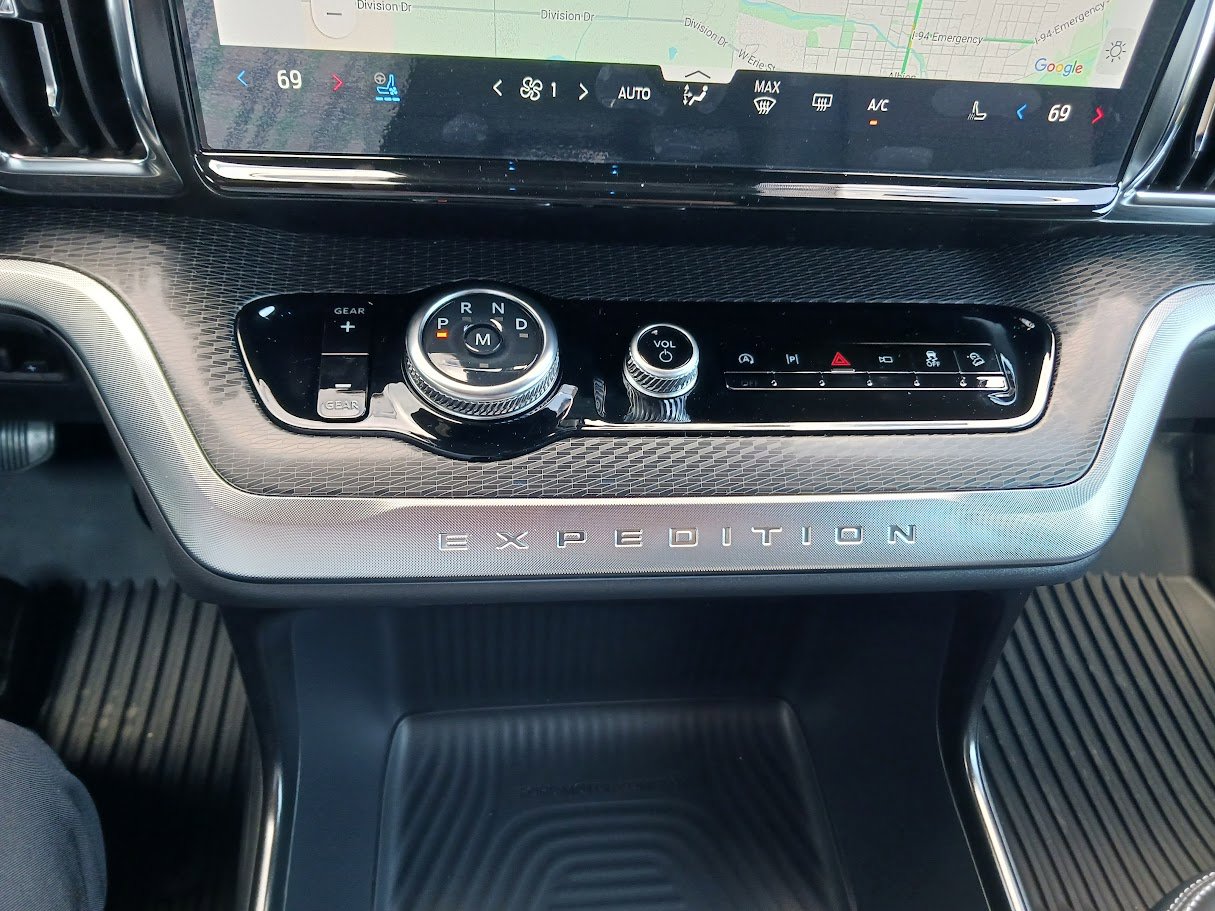 2025 Ford Expedition Platinum Image 33 of 33