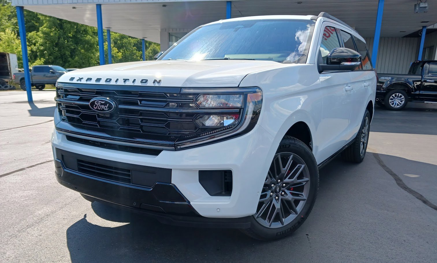 2025 Ford Expedition Platinum Image 1 of 33