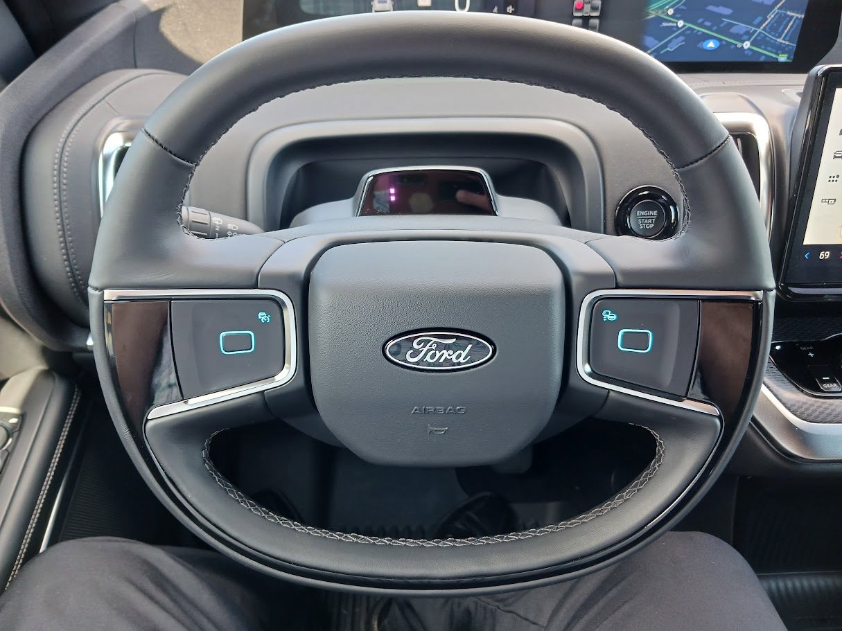 2025 Ford Expedition Platinum Image 30 of 33