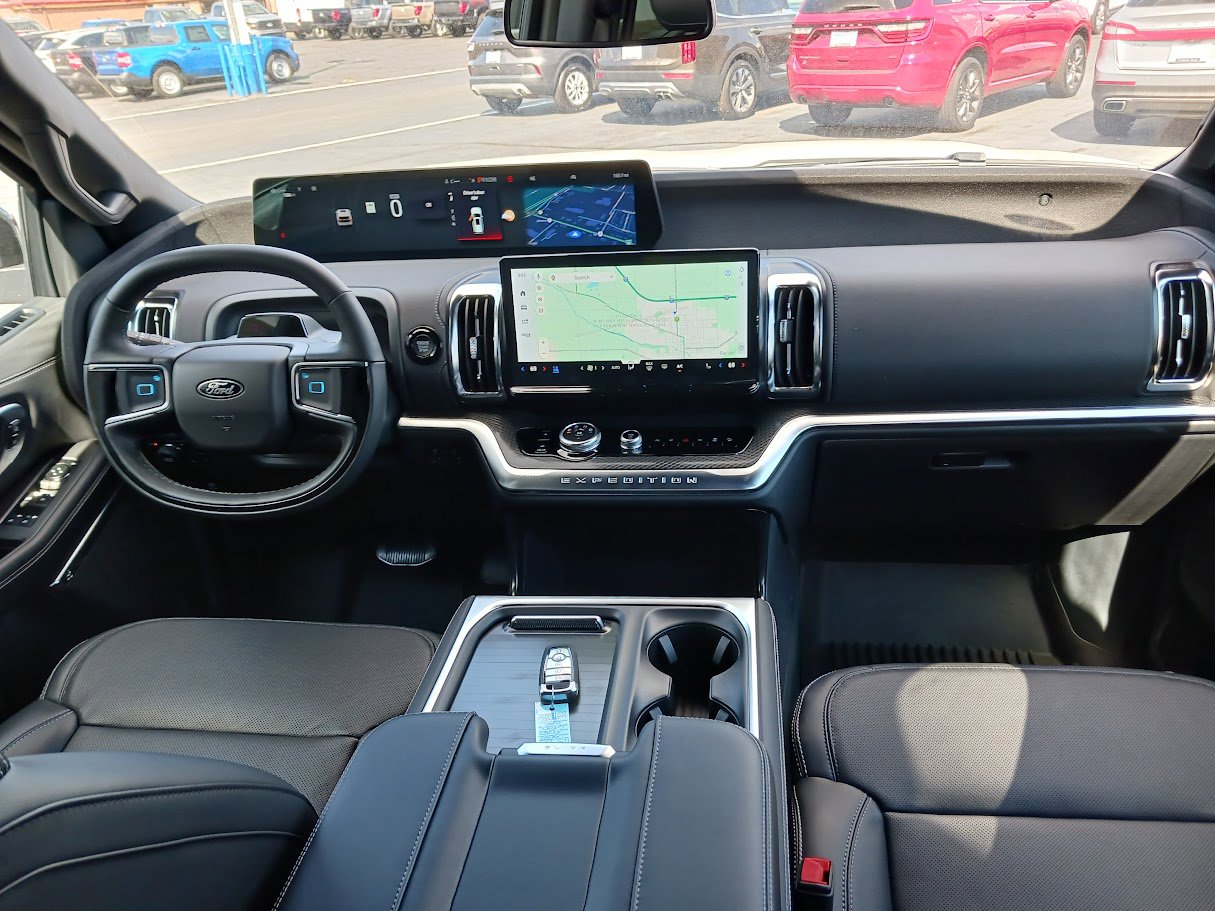 2025 Ford Expedition Platinum Image 18 of 33