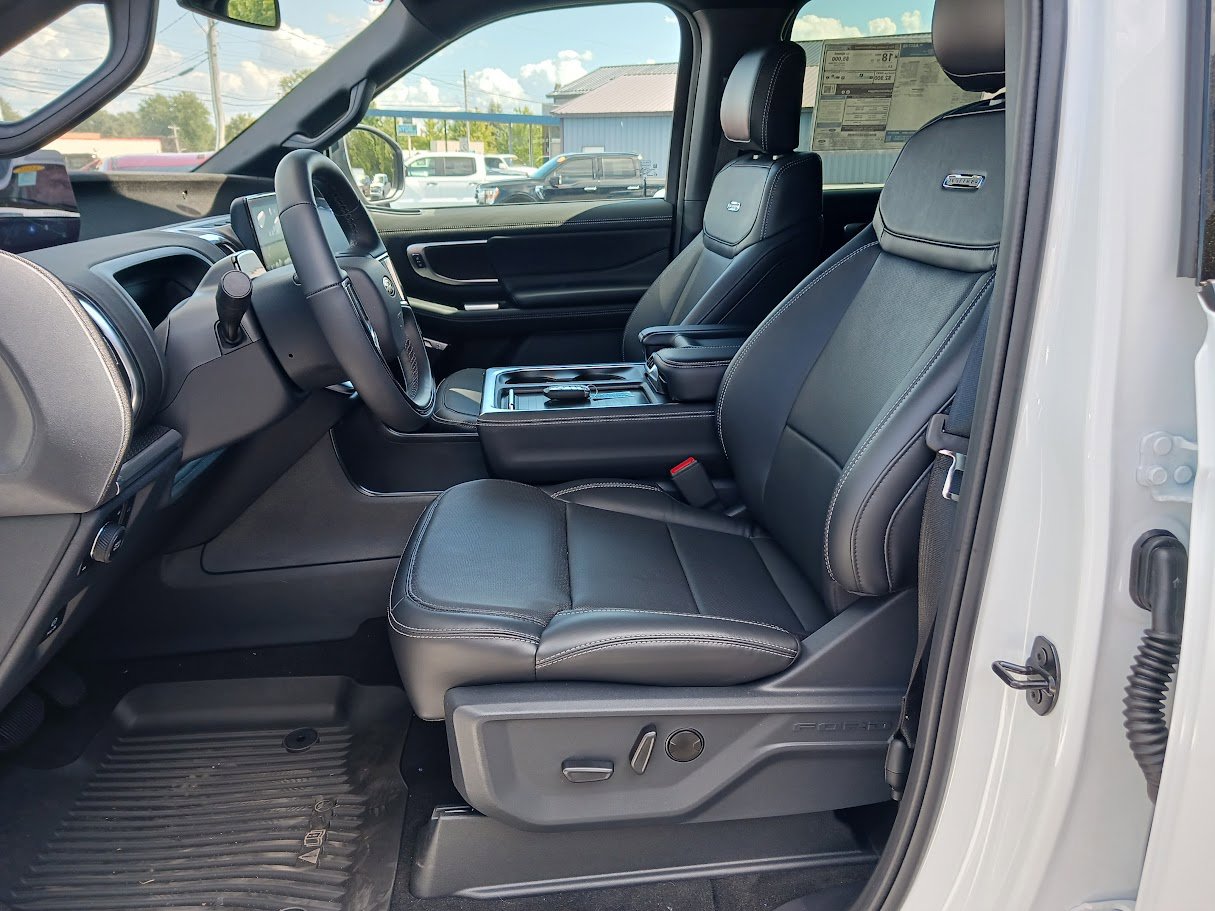 2025 Ford Expedition Platinum Image 16 of 33