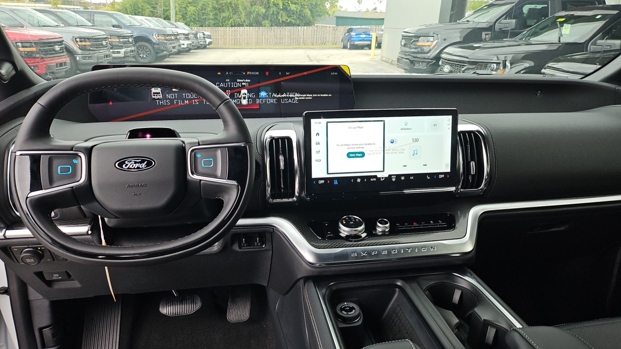 2025 Ford Expedition Platinum Image 8 of 17