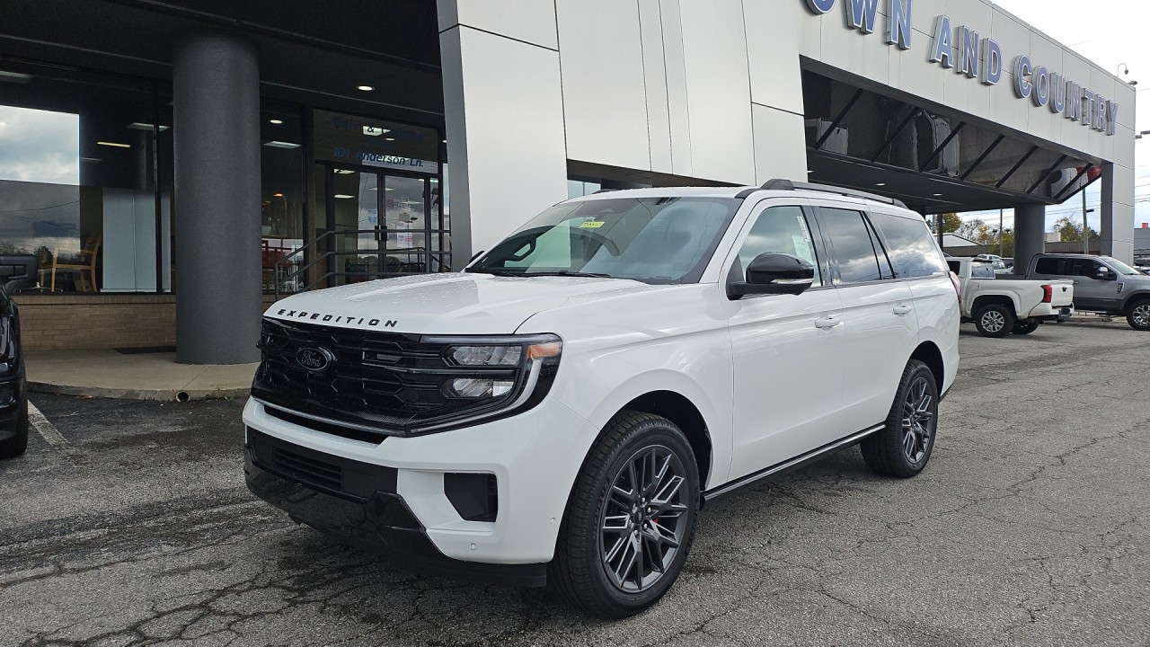 2025 Ford Expedition Platinum Image 1 of 17