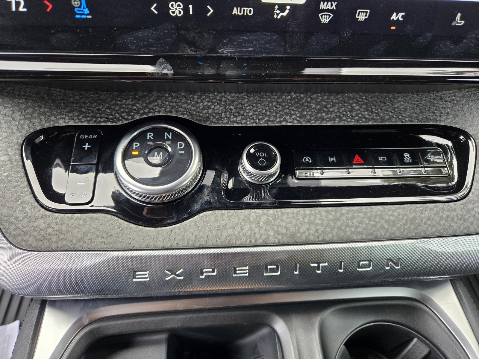 2025 Ford Expedition Tremor Image 16 of 28