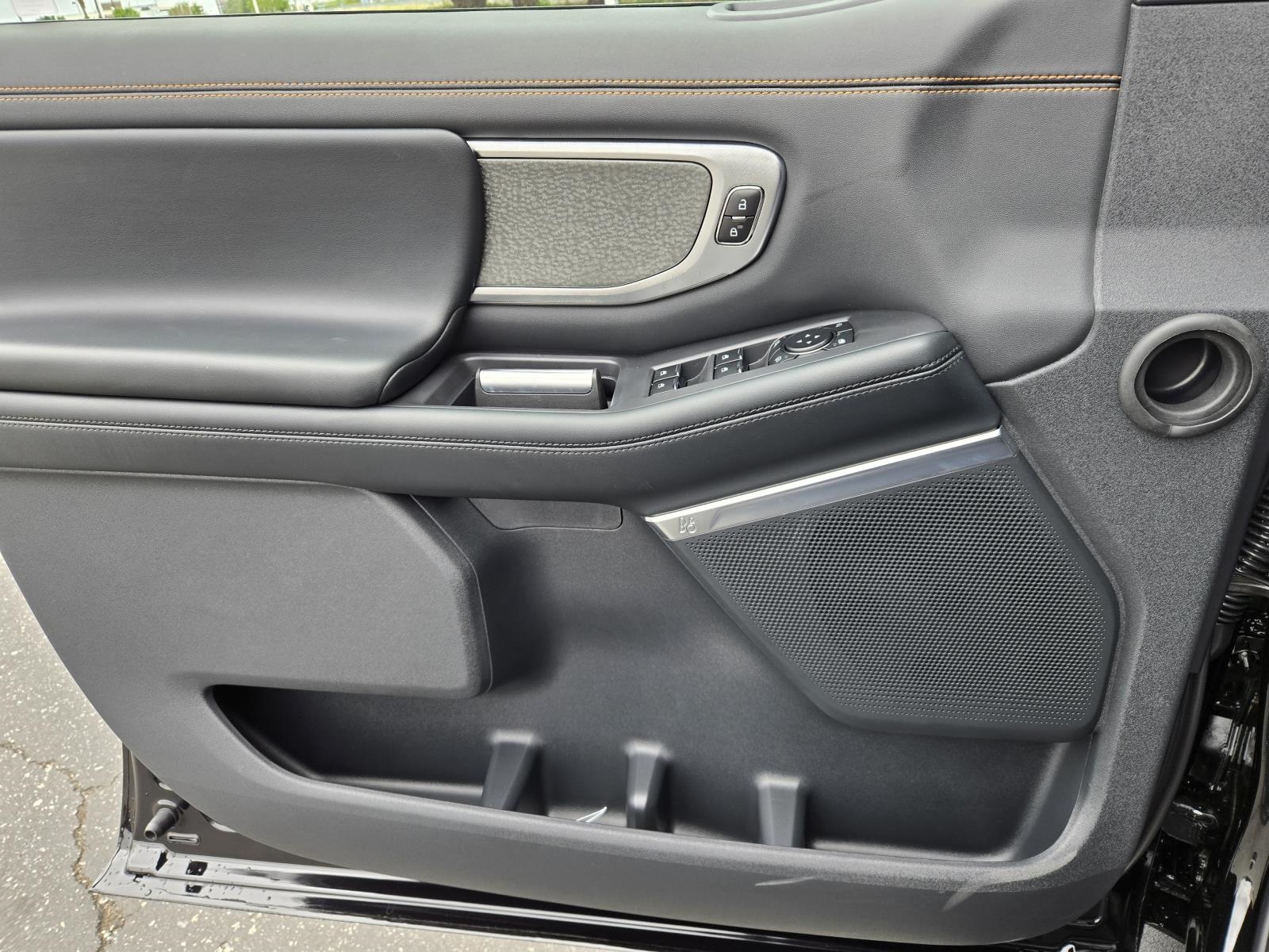 2025 Ford Expedition Tremor Image 21 of 28