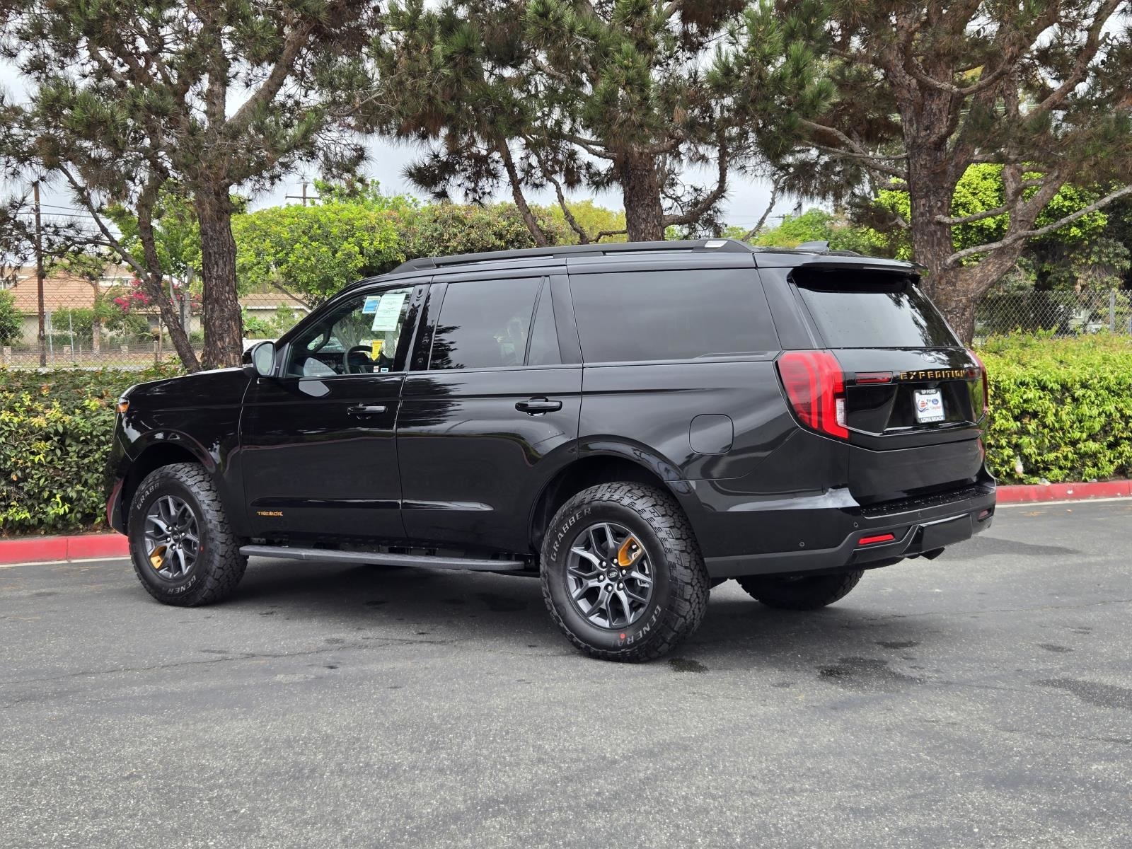 2025 Ford Expedition Tremor Image 6 of 28