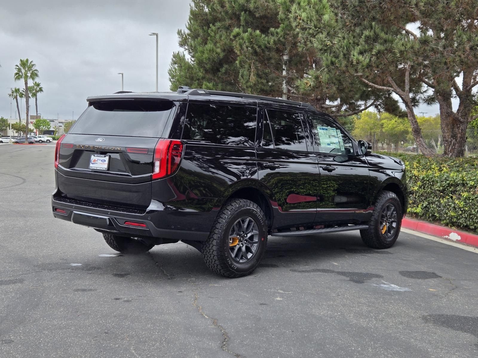 2025 Ford Expedition Tremor Image 4 of 28