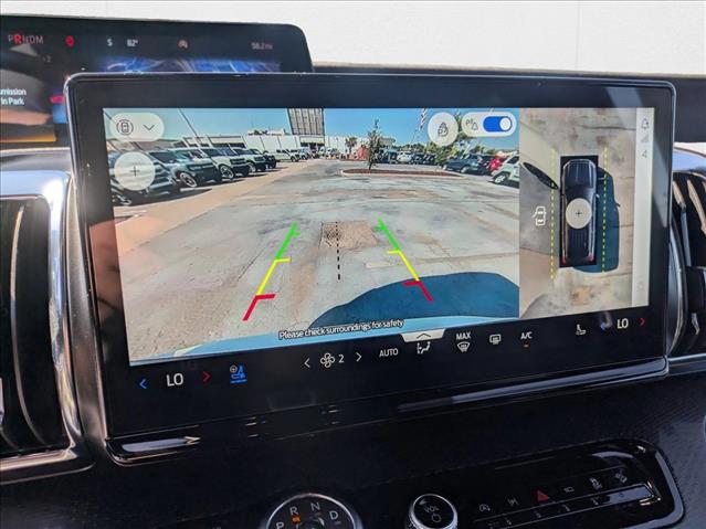 2025 Ford Expedition MAX Platinum Image 16 of 17