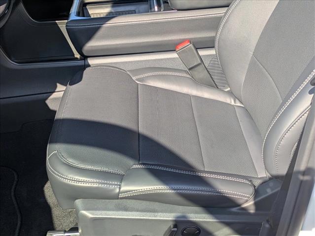 2025 Ford Expedition MAX Platinum Image 10 of 17