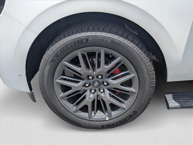 2025 Ford Expedition MAX Platinum Image 8 of 17