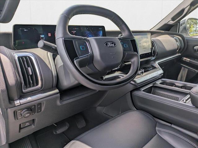 2025 Ford Expedition MAX Platinum Image 11 of 17