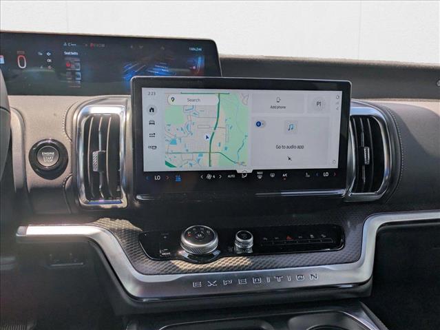 2025 Ford Expedition MAX Platinum Image 13 of 17