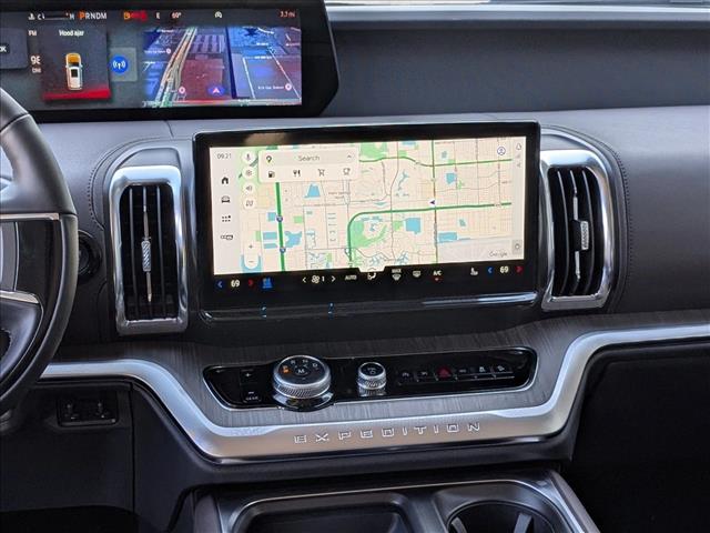 2025 Ford Expedition MAX Platinum Image 11 of 16