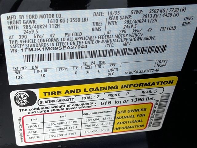 2025 Ford Expedition MAX Platinum Image 14 of 16