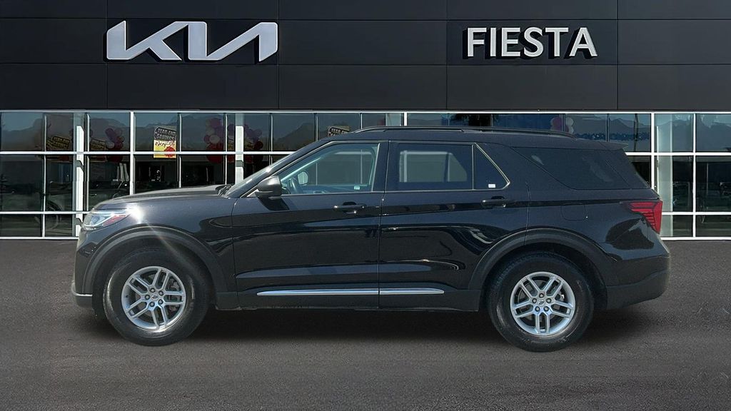 2025 Ford Explorer Active Image 3 of 20