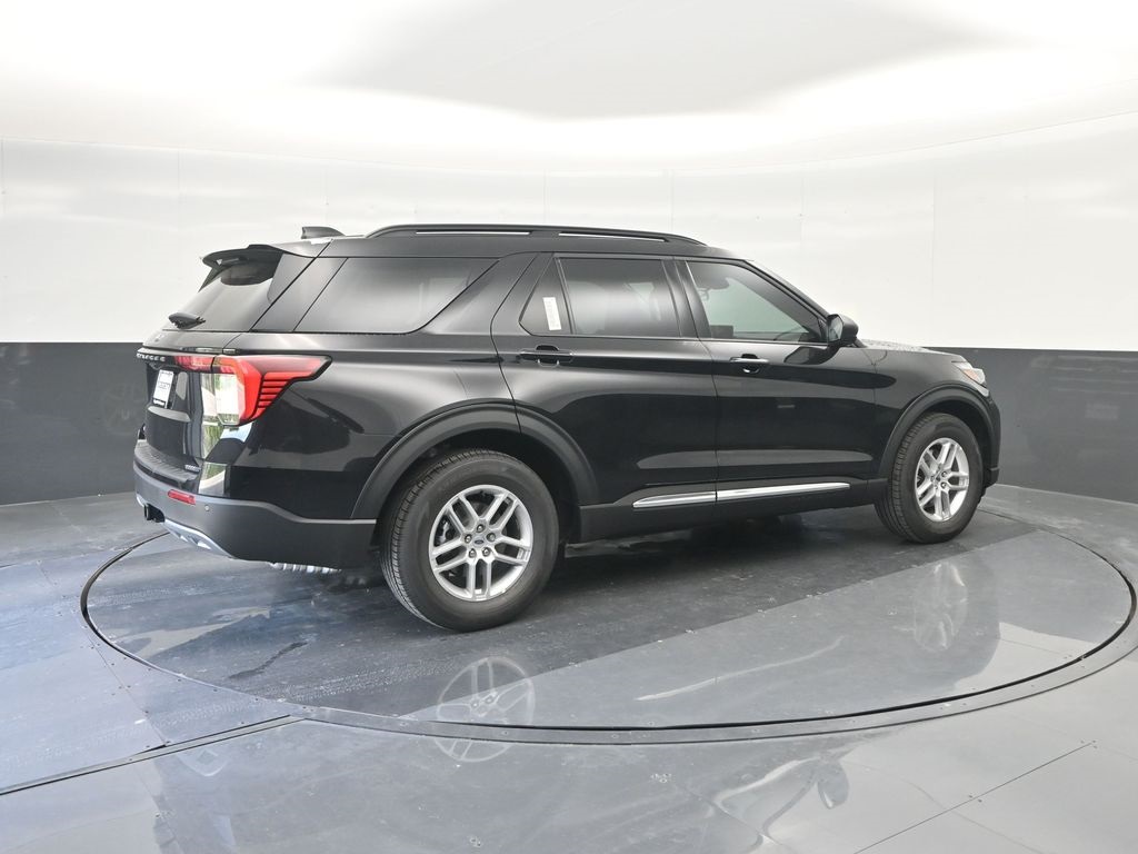 2025 Ford Explorer Active Image 7 of 32