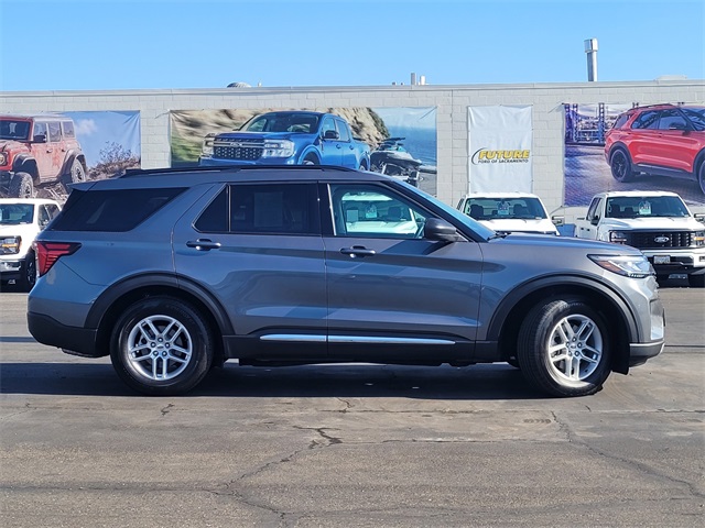 Vehicle image 2 of 11
