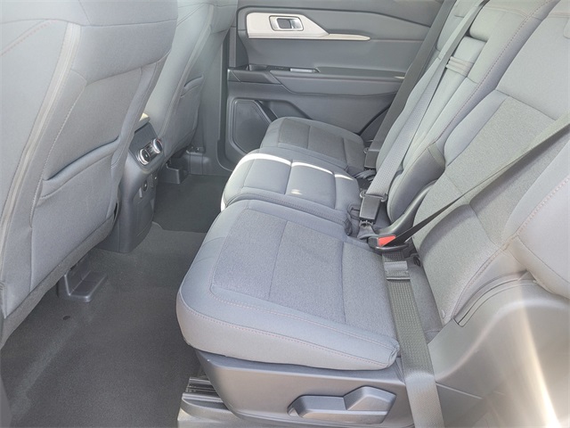 Vehicle image 4 of 11
