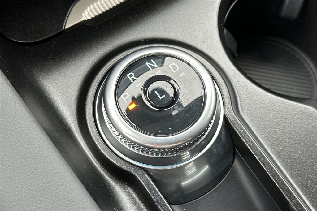 Vehicle image 27 of 29
