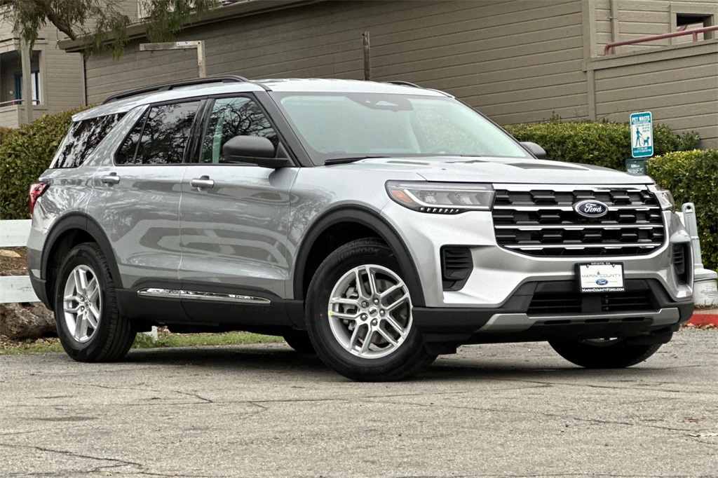 Vehicle image 4 of 29