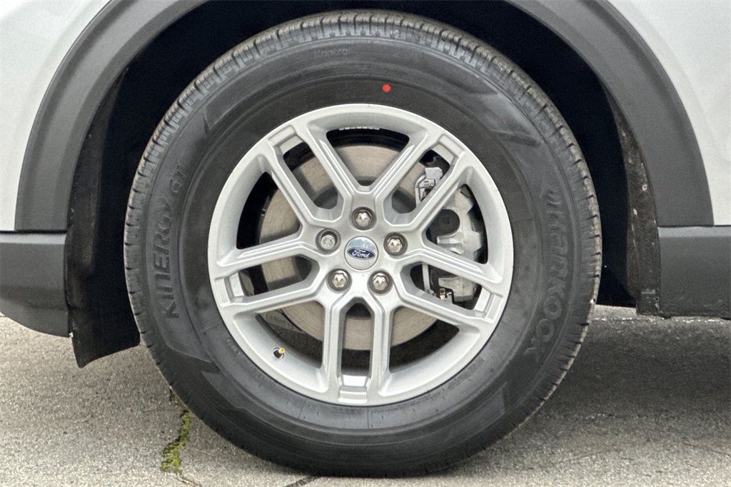 Vehicle image 10 of 29