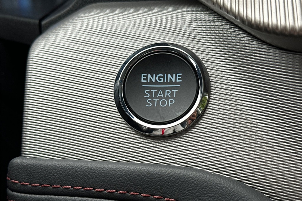 Vehicle image 25 of 29
