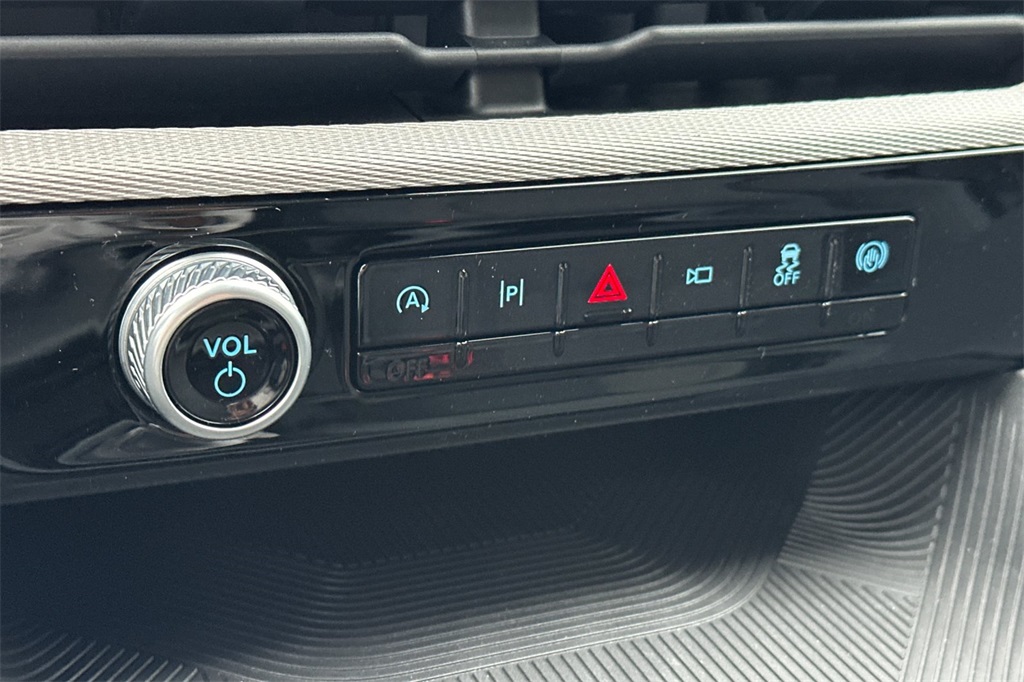 Vehicle image 28 of 29