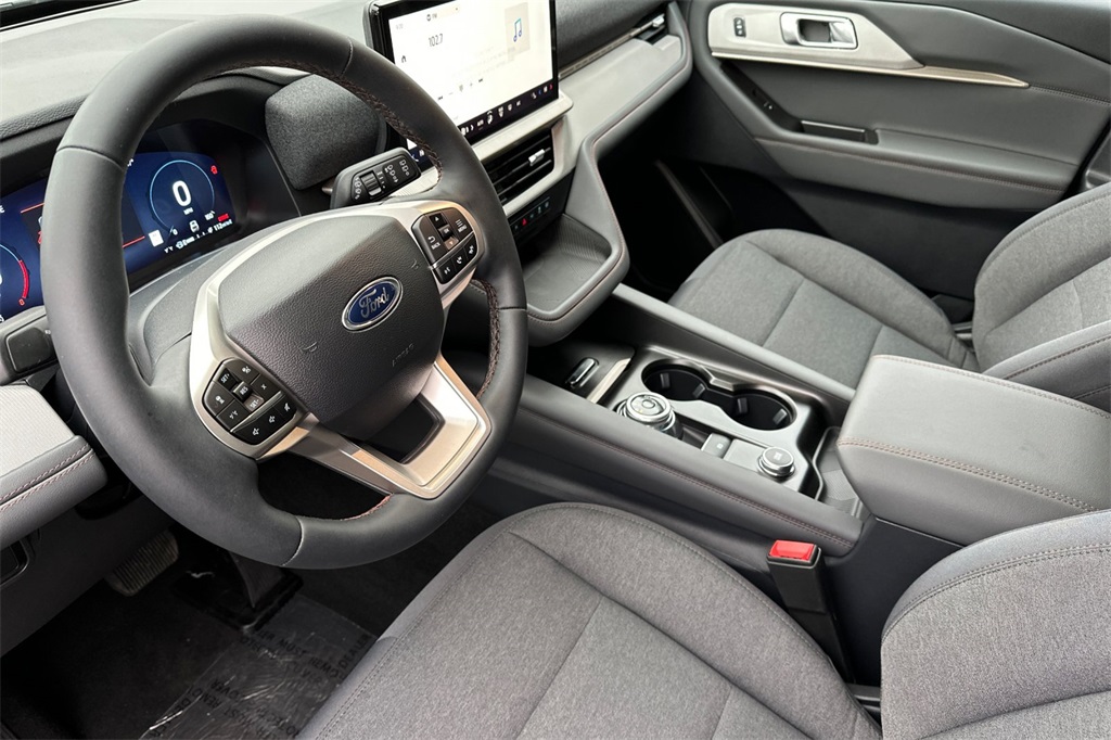 Vehicle image 17 of 29