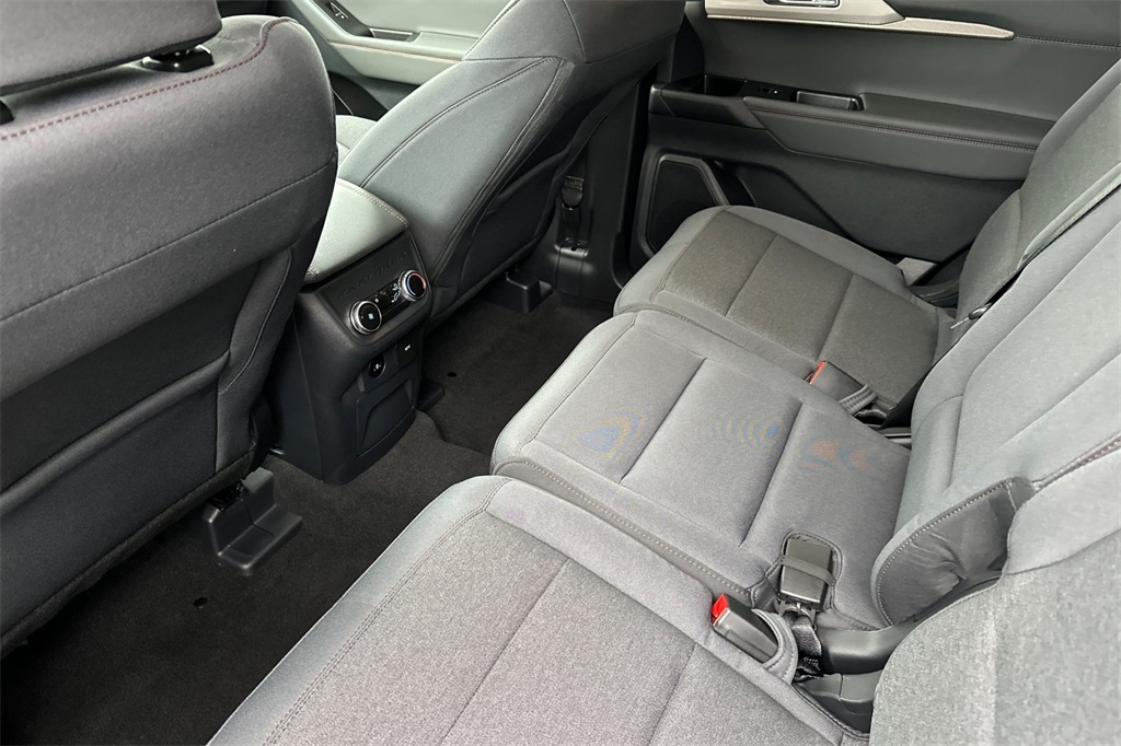 Vehicle image 13 of 29
