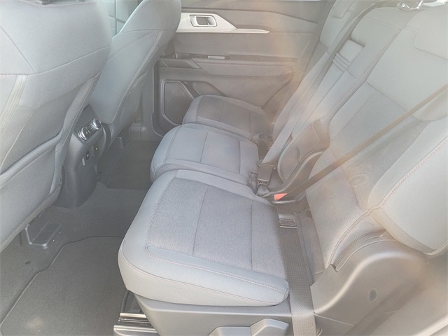Vehicle image 4 of 11