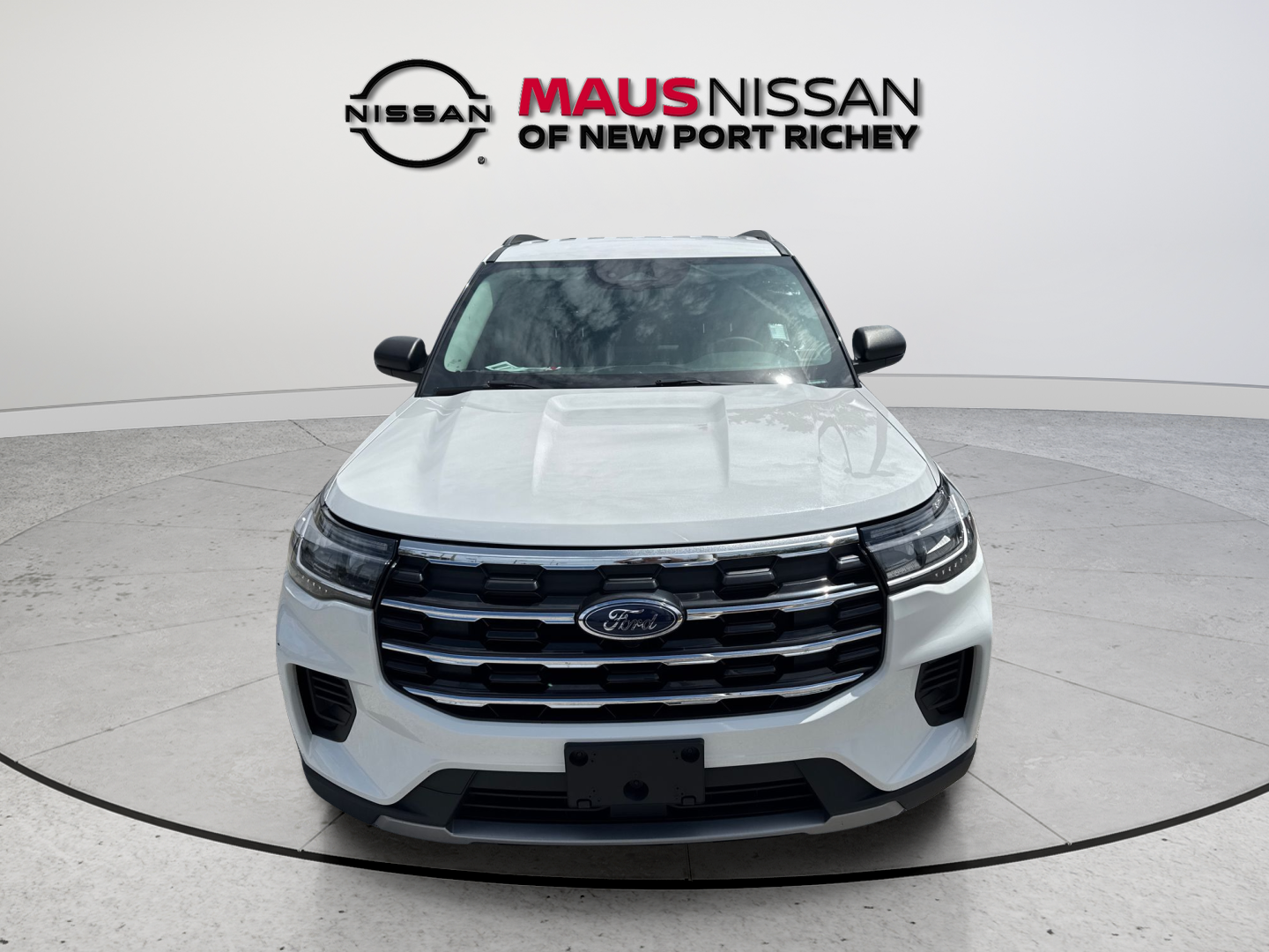 2025 Ford Explorer Active Image 3 of 43