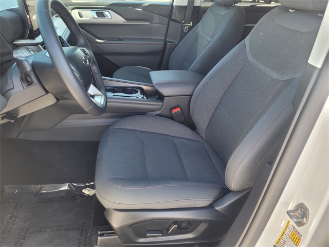 Vehicle image 6 of 11