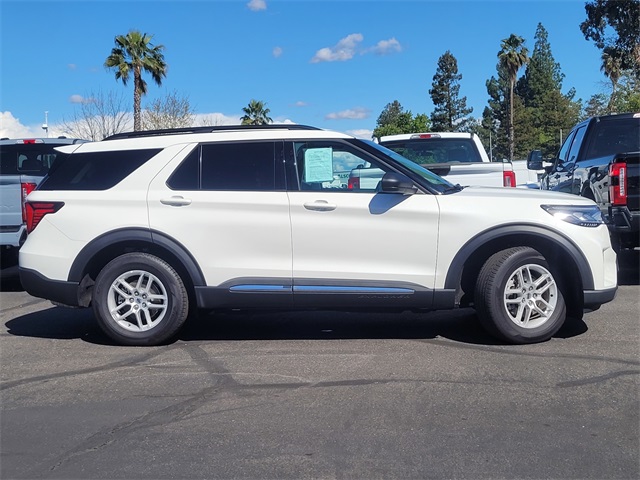 Vehicle image 2 of 11