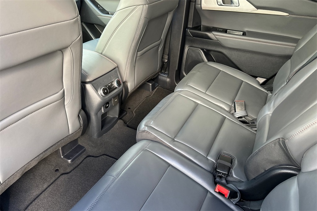 Vehicle image 13 of 29