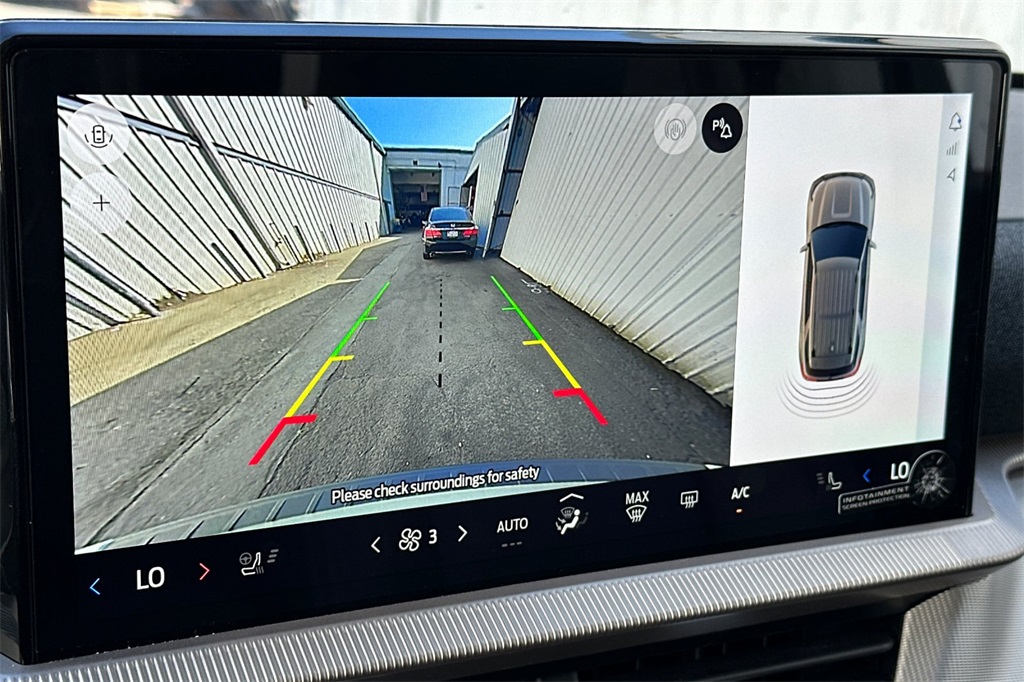Vehicle image 22 of 29