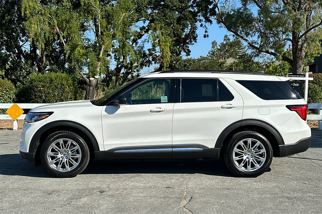 Vehicle image 9 of 29