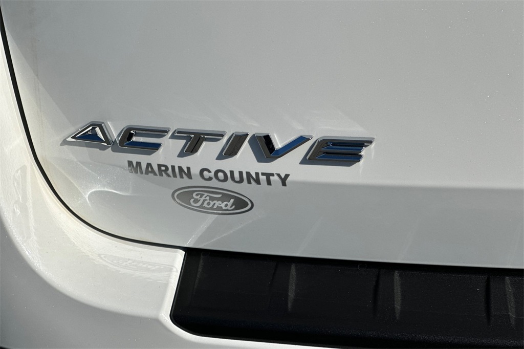 Vehicle image 25 of 29