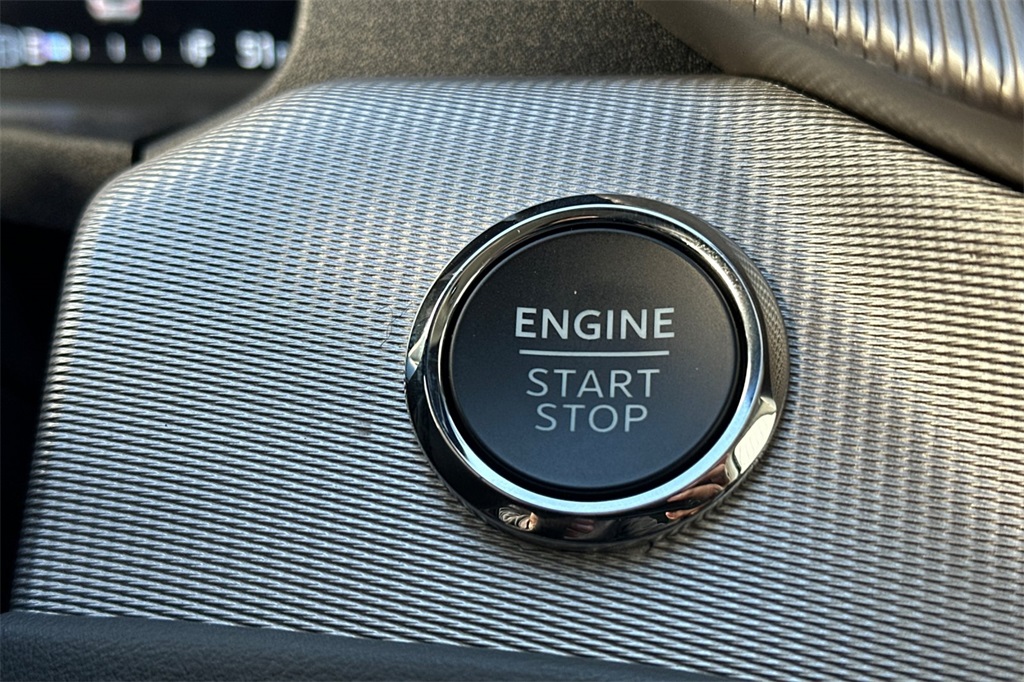 Vehicle image 26 of 29