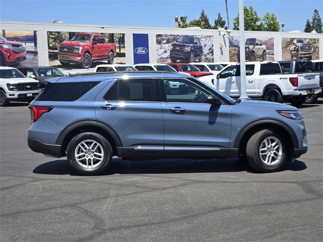 Vehicle image 2 of 11