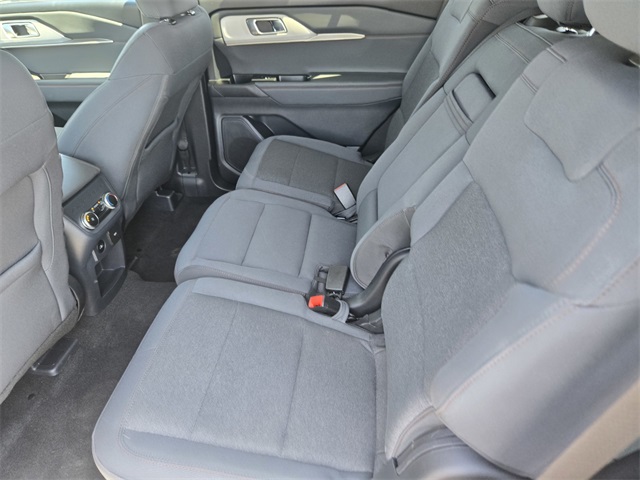 Vehicle image 4 of 11